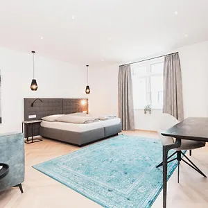 Center-apartment - Im Stadtzentrum In Perfekter Lage & Balkon Innsbruck